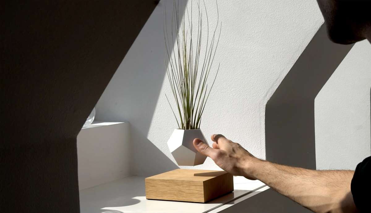 Lyfe Levitating Indoor Planter by Simon Morris