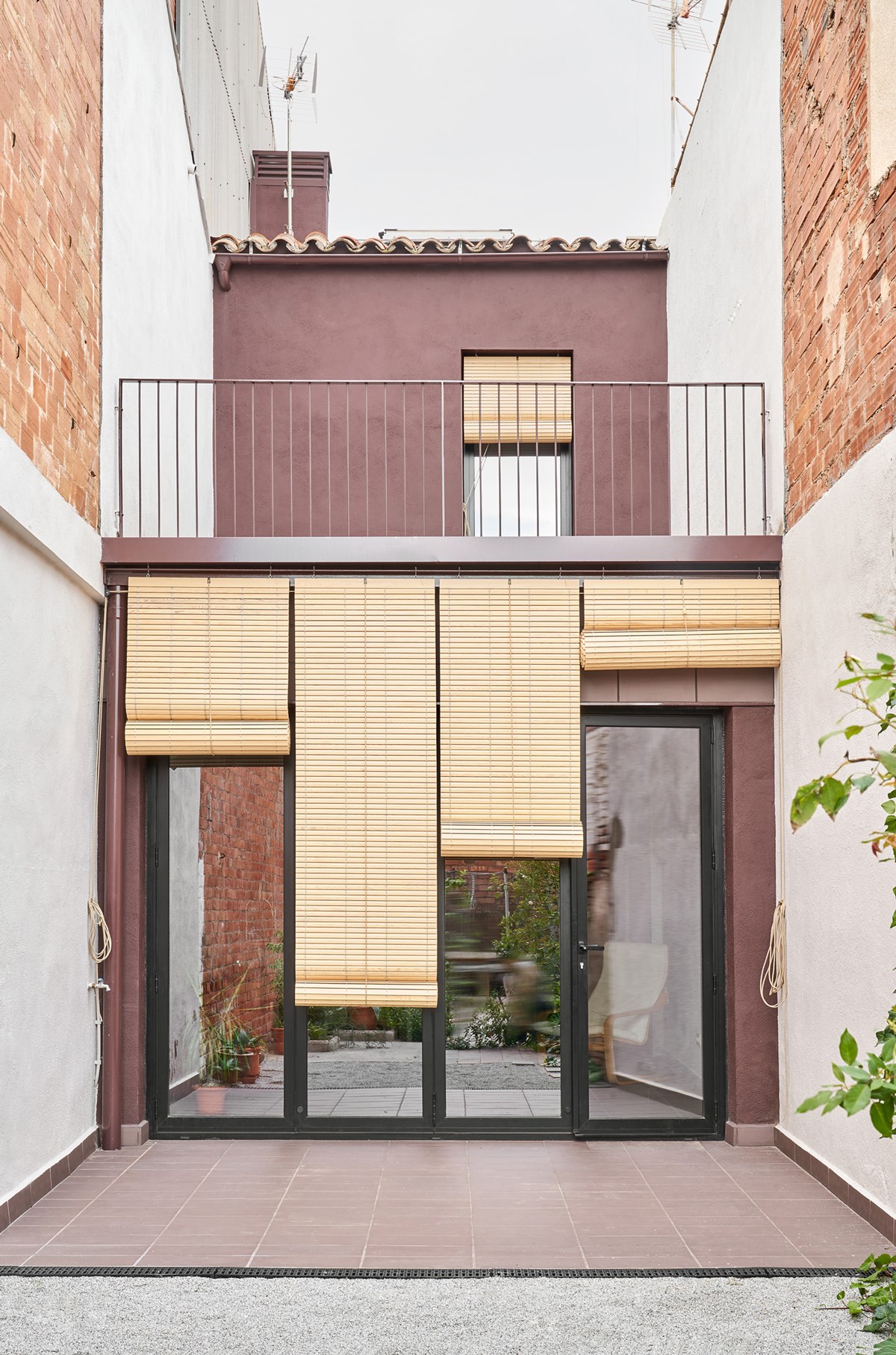 82SAN - Narrow Row House Transformed into Energy-Efficient Family Home