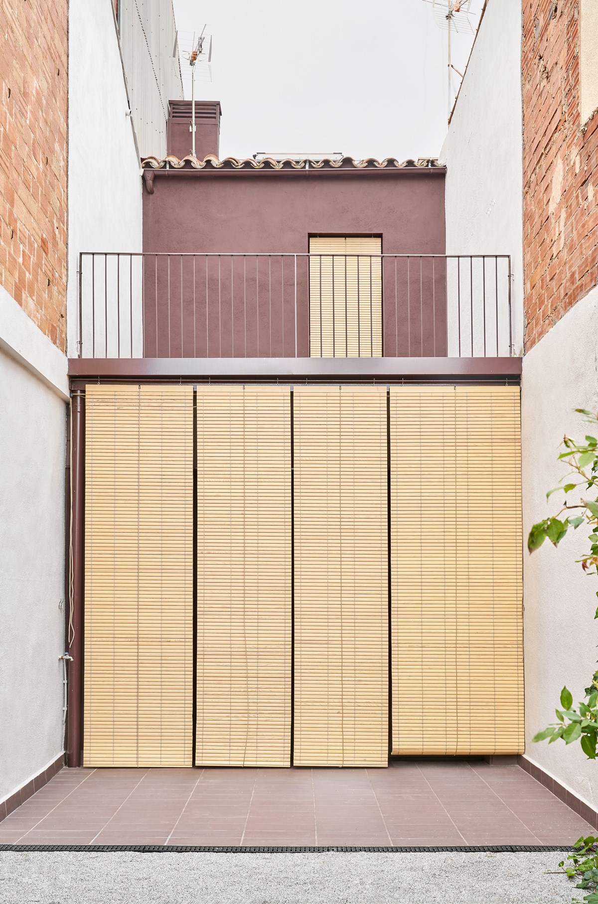 82SAN - Narrow Row House Transformed into Energy-Efficient Family Home