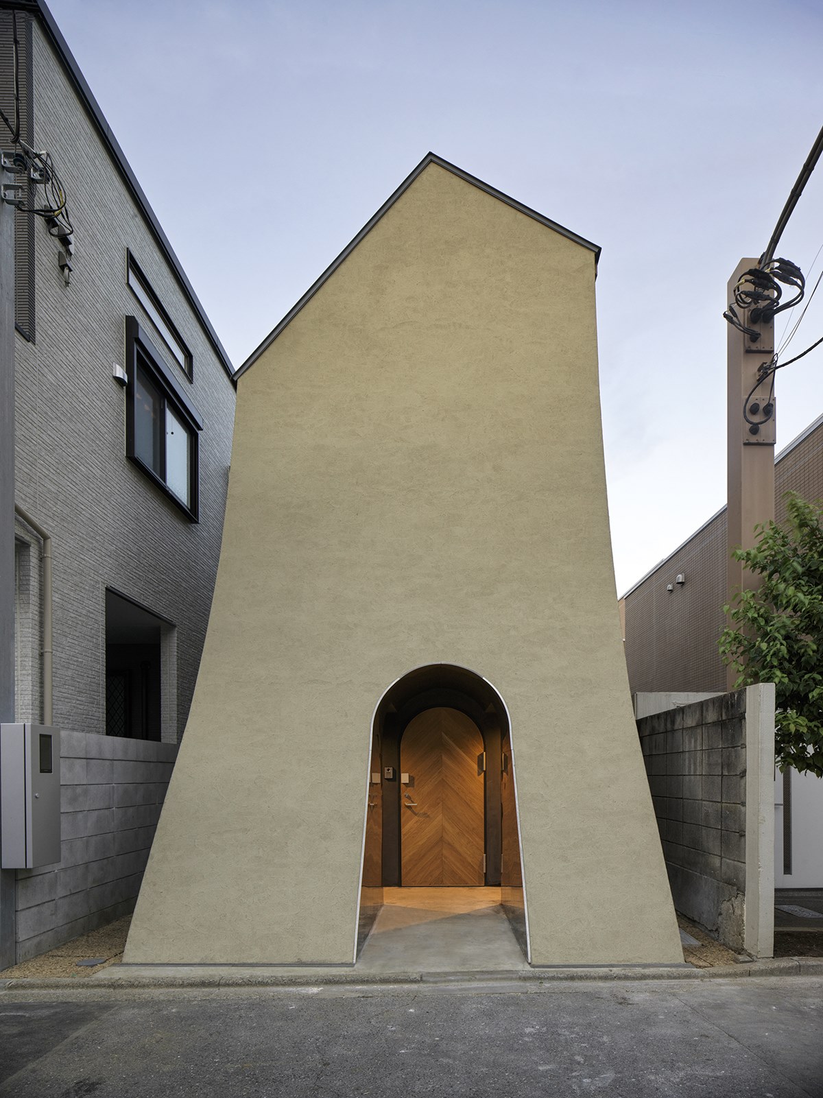 A Japanese Manga Artist's House by Tan Yamanouchi & AWGL