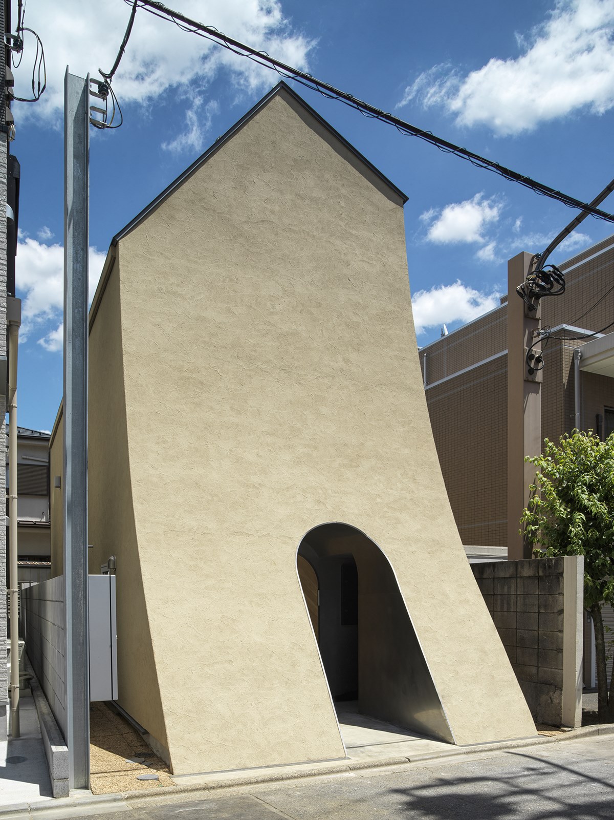 A Japanese Manga Artist's House by Tan Yamanouchi & AWGL