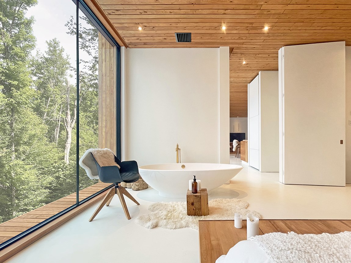 La Cadrée Perchée Forest Retreat by Empreinte Design Architecture 