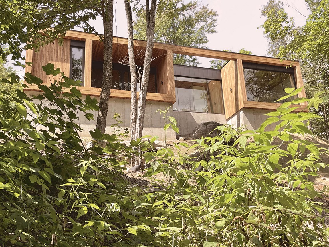 La Cadrée Perchée Forest Retreat by Empreinte Design Architecture 