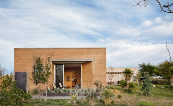 Marfa Suite Extension House by DUST