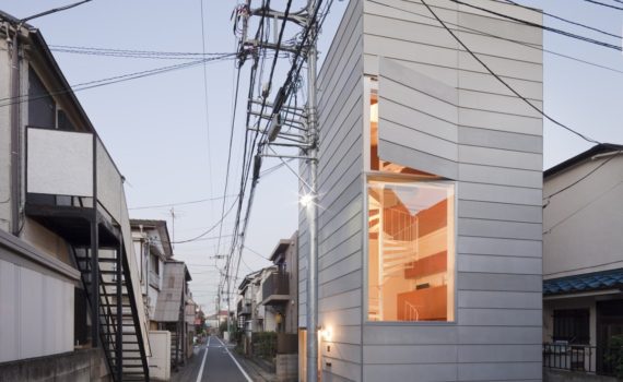 A Small House in Tokyo by Unemori Architects