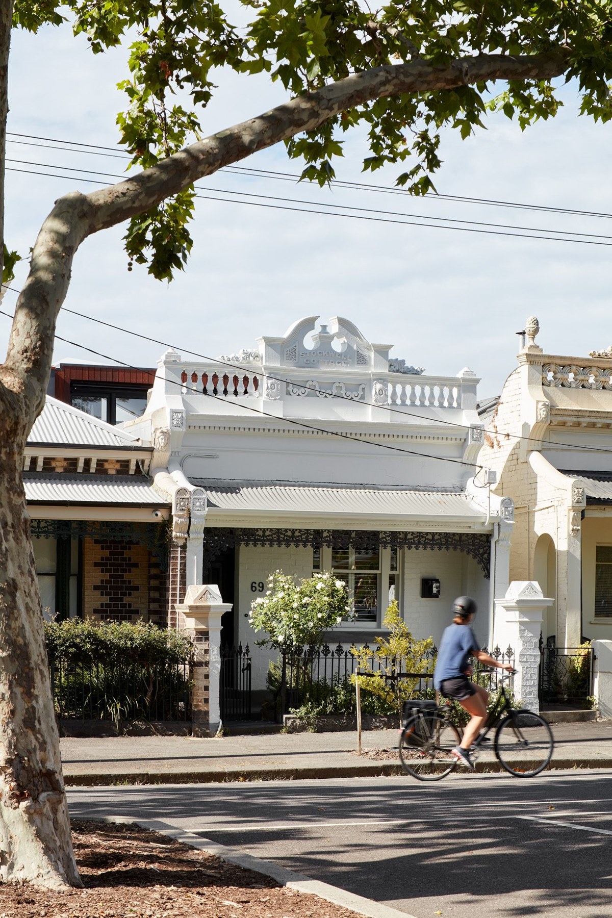 Heritage Terrace Extension in Carlton North Brings in Sunlight and Natural Elements
