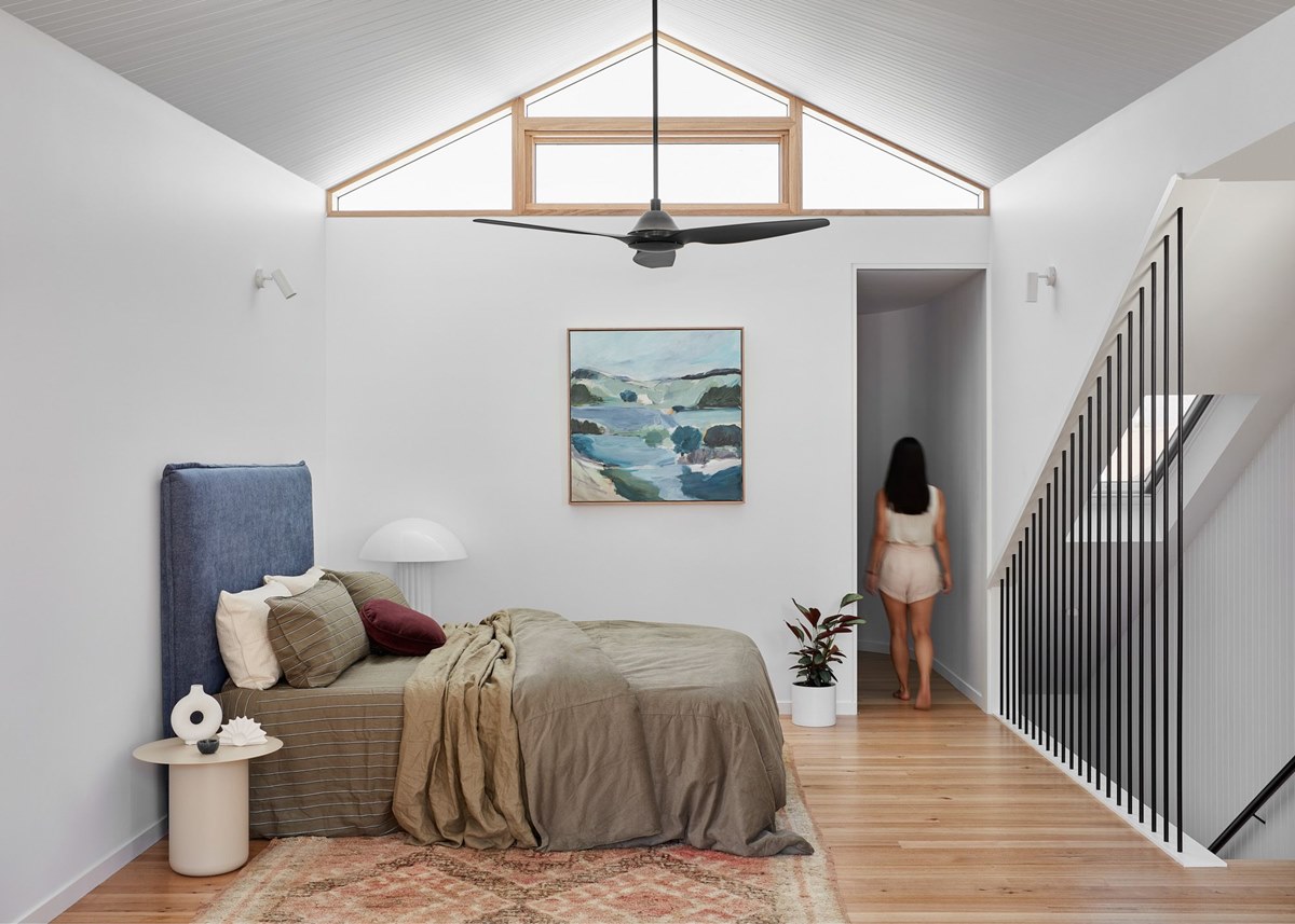 Heritage Terrace Extension in Carlton North Brings in Sunlight and Natural Elements
