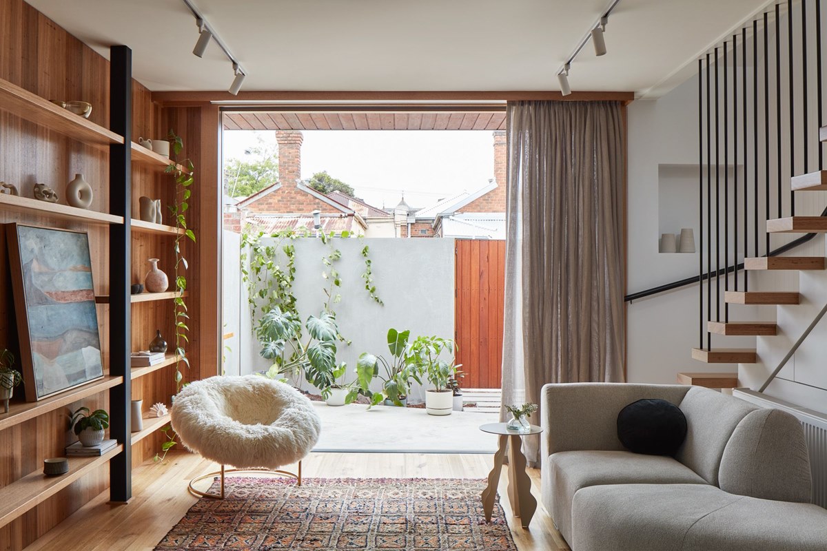 Heritage Terrace Extension in Carlton North Brings in Sunlight and Natural Elements
