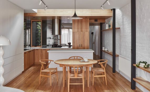 Heritage Terrace Extension in Carlton North Brings in Sunlight and Natural Elements