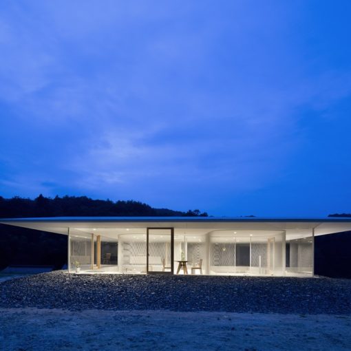 Hiroshima Hut by Suppose Design Office