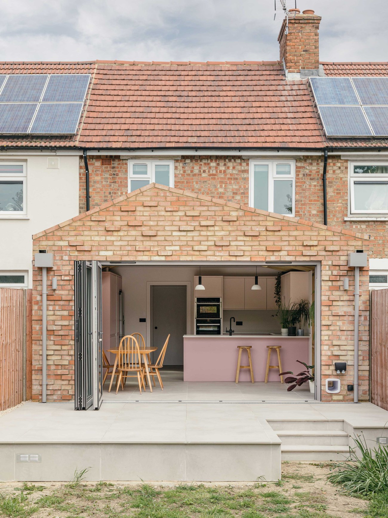 Brookscroft Road Rear Extension by ROAR Architects